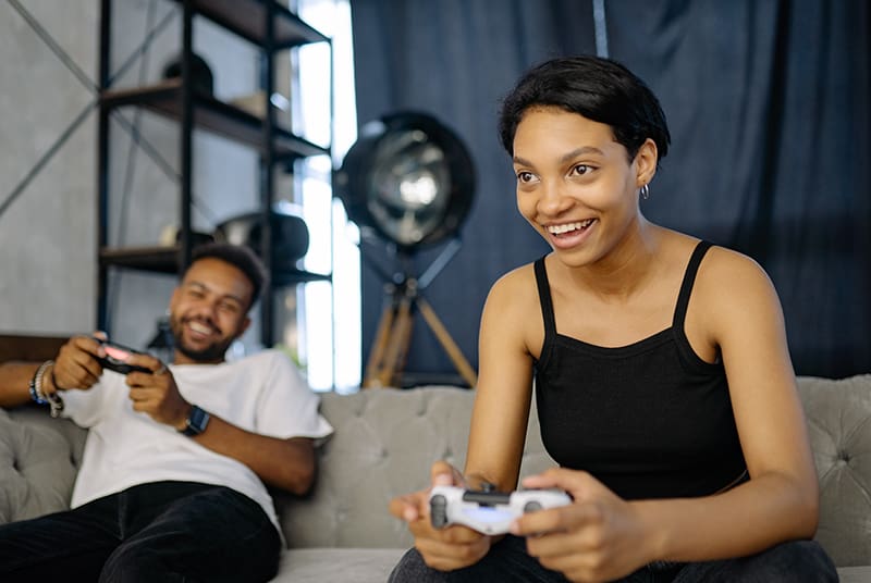 Girl hanging out with her guy friend in the friend zone